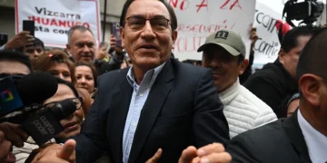 Un juez en Perú ordena la detención preventiva del expresidente Martín Vizcarra