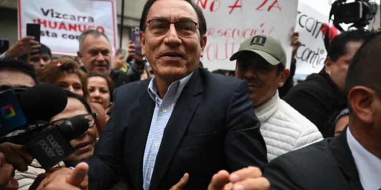 Un juez en Perú ordena la detención preventiva del expresidente Martín Vizcarra