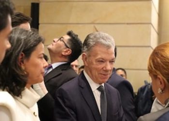 Uribe critica presencia de Santos en homenaje a Miguel Uribe Turbay