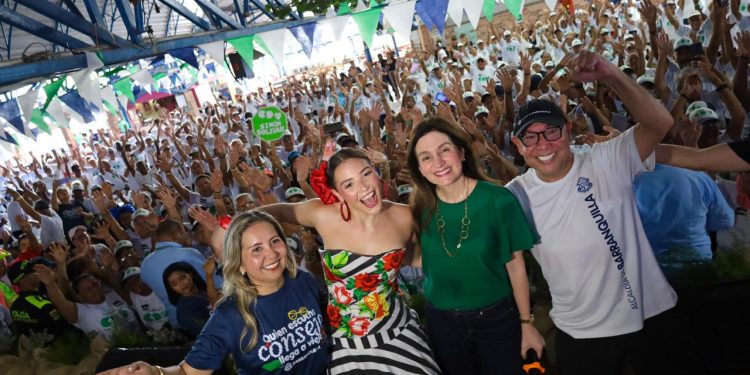 Distrito rinde homenaje a los abuelos con baile, juegos y tradición en el Día del Adulto Mayor