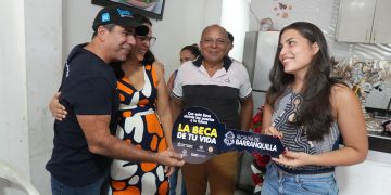 Alcalde Char entregó 44 becas de la primera cohorte del programa ‘La beca de tu vida’