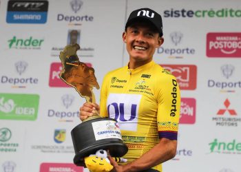 Rodrigo Contreras firma el tricampeonato en la Vuelta a Colombia 2025