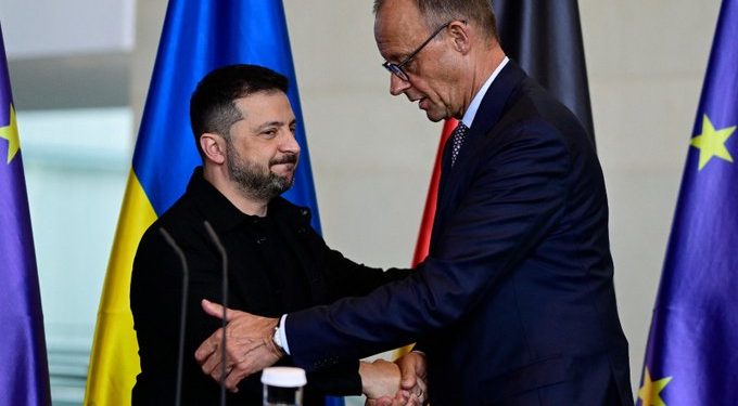 Trump, Zelenski y líderes europeos acuerdan principios para negociación con Rusia antes de cumbre en Alaska