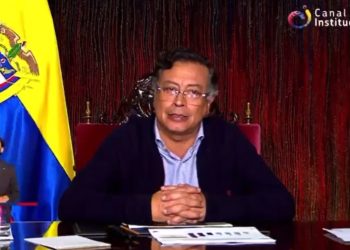 Petro cuestiona imposición del inglés como segunda lengua y propone priorizar idiomas nativos e interculturales