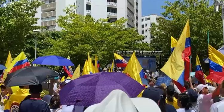 Plantón en el norte de Barranquilla en apoyo a Álvaro Uribe Vélez