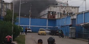 Motín, incendio y disparos en la cárcel El Bosque de Barranquilla