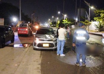 Operario de Triple A permanece en UCI tras ser arrollado cuando reparaba una fuga en Barranquilla