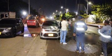 Operario de Triple A permanece en UCI tras ser arrollado cuando reparaba una fuga en Barranquilla