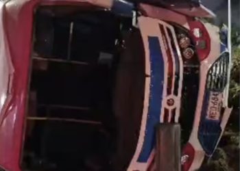 Ocho heridos en volcamiento de bus en la vía Galapa – Baranoa