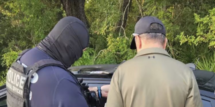 Capturan en EE. UU. a exjefe paramilitar alias ‘Pablo Sevillano’; será deportado a Colombia