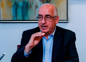 Gerente del Banco de la República advierte sobre mayor déficit y deuda entre 2025 y 2027