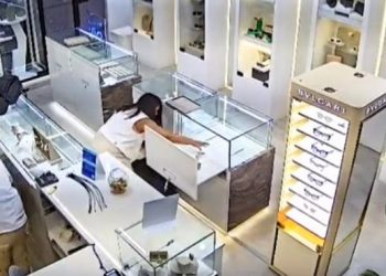 Asalto a joyería en Le Meridiem Golf quedó registrado en video de seguridad