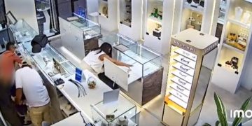 Asalto a joyería en Le Meridiem Golf quedó registrado en video de seguridad
