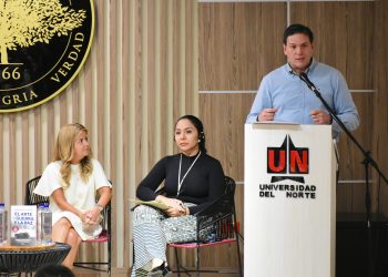 En panel en la Universidad del Norte lanzan el libro El arte de la guerra y la paz