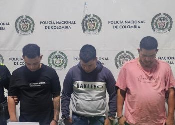 ¡Rateros de película atrapados en El Poblado: corte, armas y chaquetas falsas no les salvaron