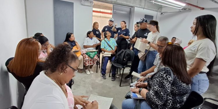 Distrito y líderes sociales unen esfuerzos para fortalecer la participación comunitaria en salud