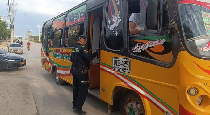 Nueva amenaza obliga a empresa de transporte a suspender actividades en Puerto Colombia