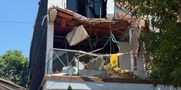 Un obrero muere tras caerle encima parte de una fachada de casa del barrio Olaya en Barranquilla