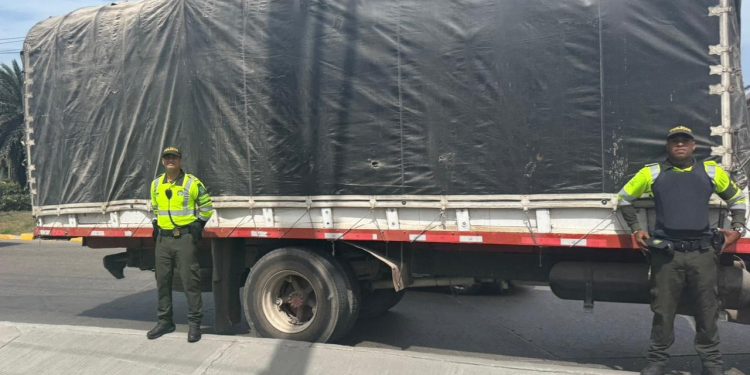 Recuperan millonaria mercancía hurtada y vehículo de carga en Barranquilla