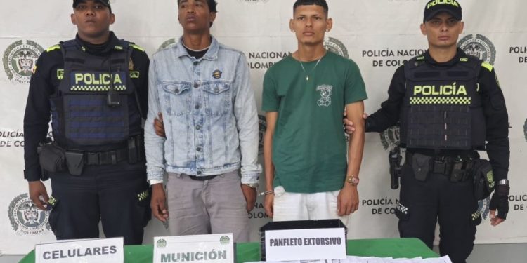 Capturados dos sujetos con munición de guerra y panfletos de grupo criminal en Barranquilla
