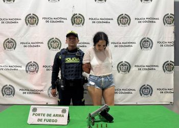 Mujer es capturada en La Sierrita con un arma de fuego