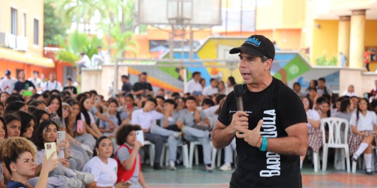 Alcalde Char abre las puertas de la nueva cocina escolar en la IED Normal Superior