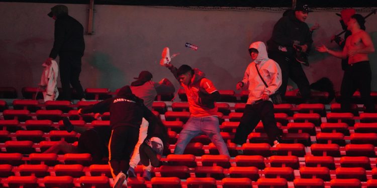 Tragedia en Avellaneda: Violencia en Independiente vs. U. de Chile deja más de 20 heridos