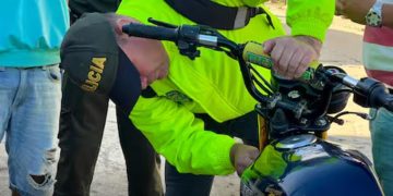 Intento de robo de motocicleta termina en balacera: tres heridos y dos capturados en Ciudadela 20 de Julio