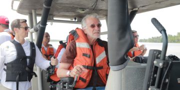 Gobernador Eduardo Verano expresa solidaridad con la Armada Nacional y los familiares del grumete que cayó al río Magdalena