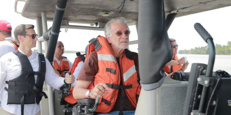 Gobernador Eduardo Verano expresa solidaridad con la Armada Nacional y los familiares del grumete que cayó al río Magdalena