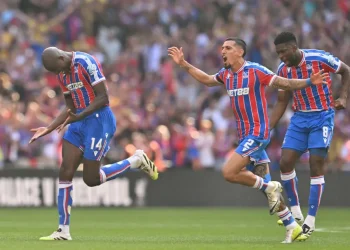 Muñoz y Lerma hacen historia de nuevo levantando la Community Shield