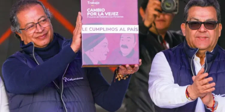 Corte Constitucional desmiente a Petro y pide pruebas sobre reforma pensional