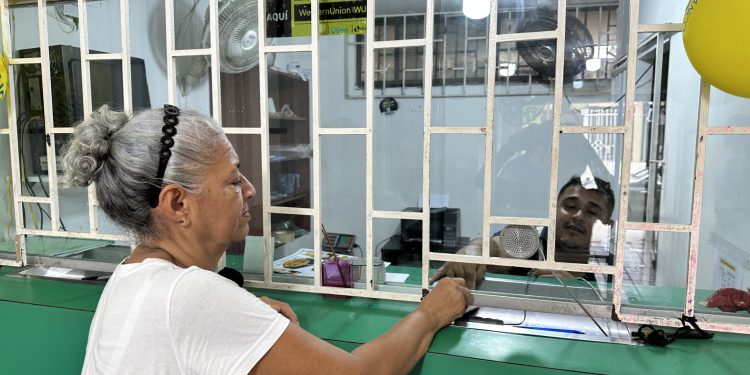 Alcaldía de Barranquilla adelanta pago de subsidio distrital para adultos mayores: más de 5.000 beneficiarios recibirán apoyo económico