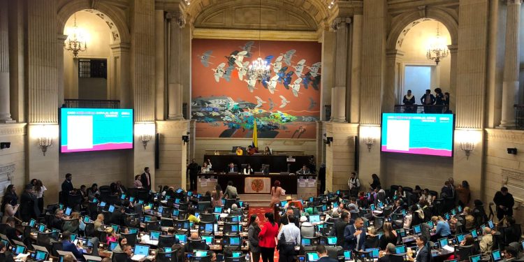 Congreso inicia homenaje póstumo al senador Miguel Uribe Turbay