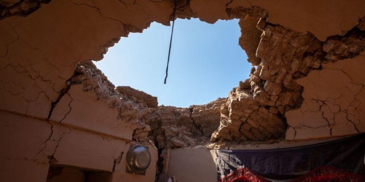 Terremoto en Afganistán deja más de 2.200 muertos y 500.000 afectados