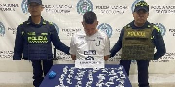 Le pusieron freno en El Pasito: cayó con la mochila cargada con dosis de clorhídrico de cocaína y marihuana