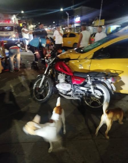 Aparatoso accidente de tránsito en la Cordialidad con carrera 19 en Barranquilla