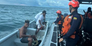 Armada de Colombia rescató a cuatro personas que se encontraban a la deriva