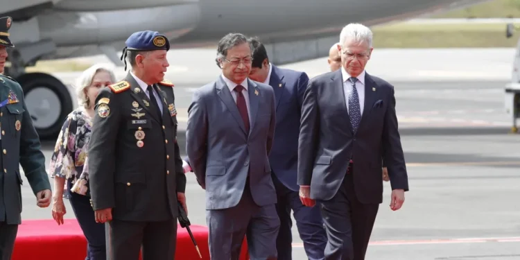 Oposición propone crear Comisión Accidental con Ecuador por visita de Petro a Manta