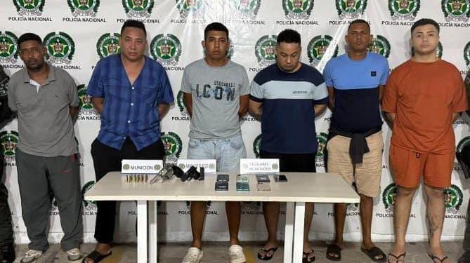 Capturan a cinco presuntos integrantes del ‘Clan del Golfo’ en varios allanamientos