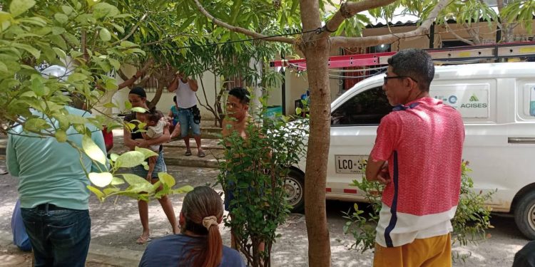 Comunidad en Suan, Atlántico retiene vehículo de Air-e por mal servicio eléctrico