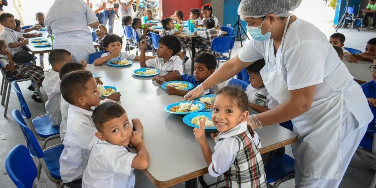 Alcaldesa de Malambo entrega adecuaciones en comedor escolar de la IE Villa Campo