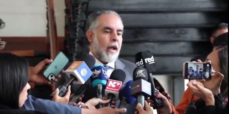 Ministro Benedetti denunciará a alcaldes que viajaron a Washington por presunta usurpación de funciones