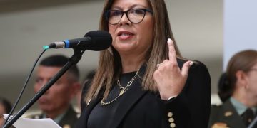 Comisión de Acusación abre indagación contra fiscal Luz Adriana Camargo por presunto favorecimiento en caso UNGRD