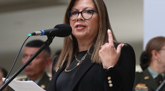 Comisión de Acusación abre indagación contra fiscal Luz Adriana Camargo por presunto favorecimiento en caso UNGRD