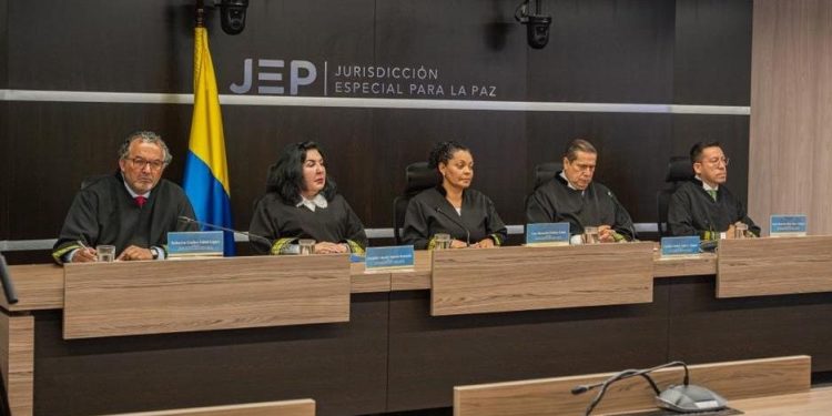 JEP impone ocho años de sanción alternativa a exlíderes de las FARC-EP por secuestros