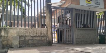 Un cuerpo degollado, un casco sin moto y un cuchillo abandonado en el barrio Las Palmas