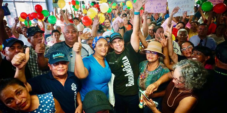 Más cerca de la gente: alcalde Char hace ‘entregatón’ de 800 nuevos mejoramientos de vivienda a familias barranquilleras