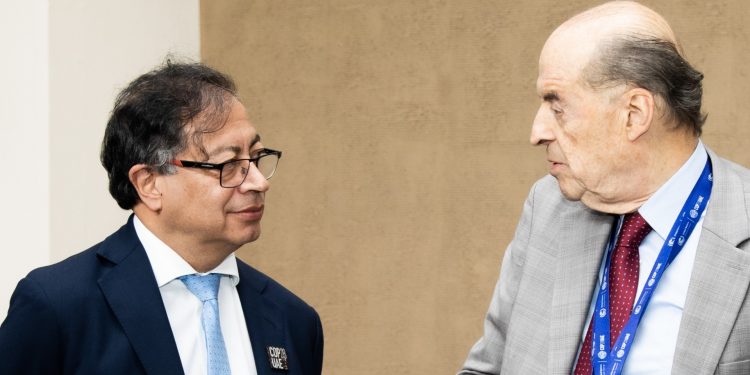 Álvaro Leyva intensifica sus denuncias: pide exámenes toxicológicos y psiquiátricos para el presidente Petro