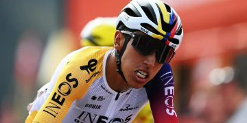 Egan Bernal se derrumba en la Vuelta y Harold Tejada toma la posta colombiana